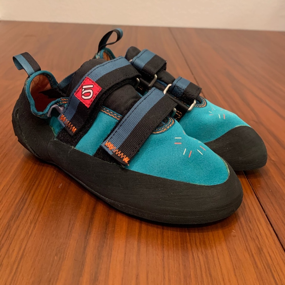 NWB - Women’s - Five Ten Anasazi LV Climbing Shoes